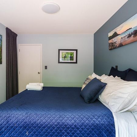 Auckland City Escape Modern Home With Spa Pool Exterior photo